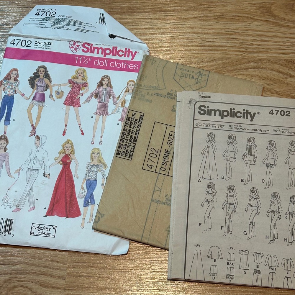 Simplicity 4702 11.5 Inch Fashion Doll Clothes Sewing Pattern - Picture 3 of 3